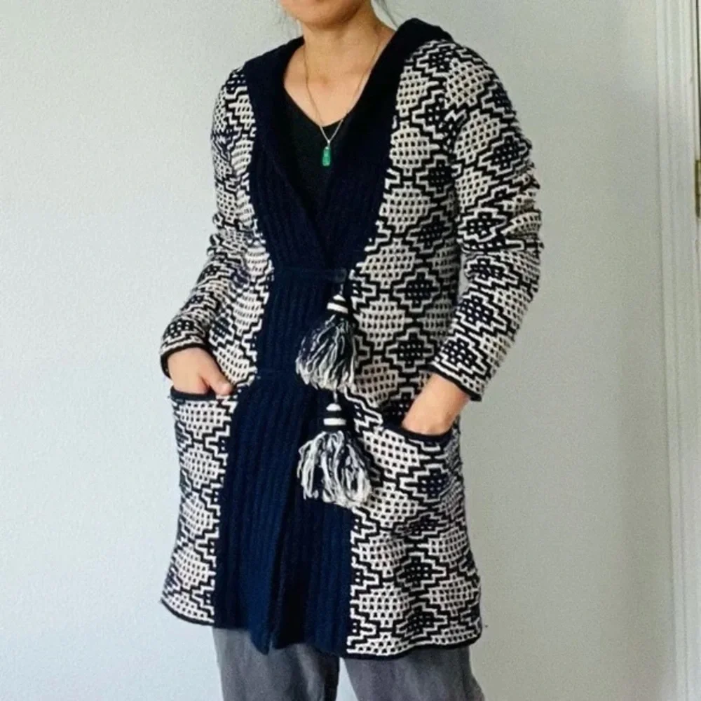 Fiets Voor2 Wool Blend Hooded Tassel Cardigan Sweater in Navy Beige Medium